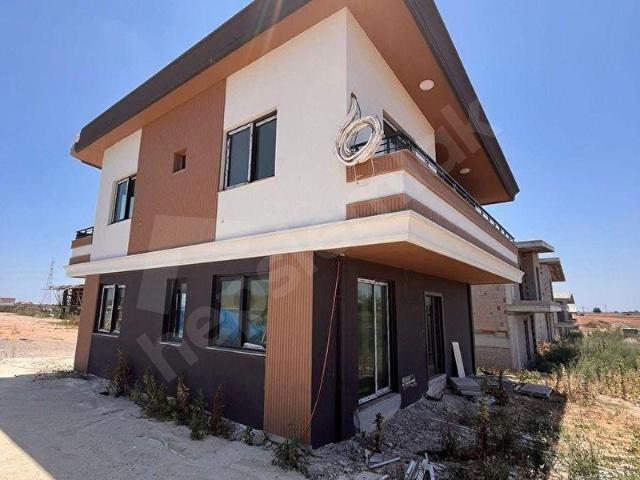 KERVANBAŞI GROUP Güvencesi ile Bahçeşehirde Otoban çıkışı Civarı sıfır cazip Satılık Villa
