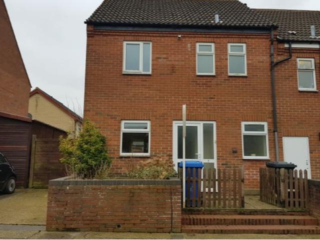 Kerville Street 4 bed semi detached house to rent £1,800 pcm £415 pw