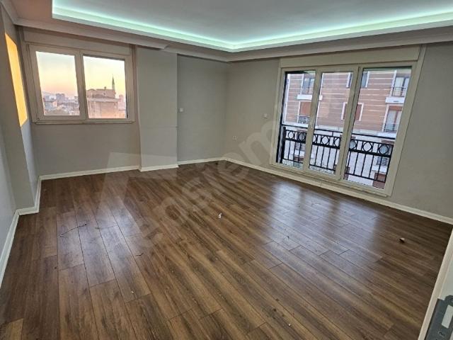 KERİM EMLAKTAN ÇARŞI MAH. MERKEZE YAKIN 2+1 80M2 KİRALIK DAİRE