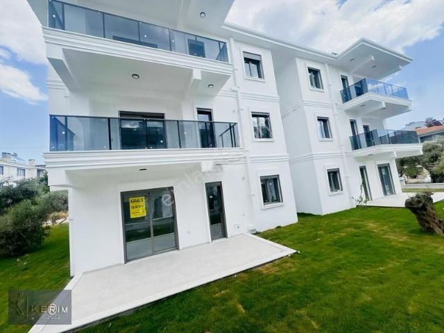 Kerim'den Küçükkuyu Merkez'de 2+1 Bahçe Katı Kiralık Lüx Daire
