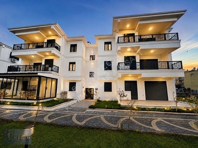 Kerim'den Küçükkuyu Merkez'de Bahçe Katı Lüx Kiralık Daire