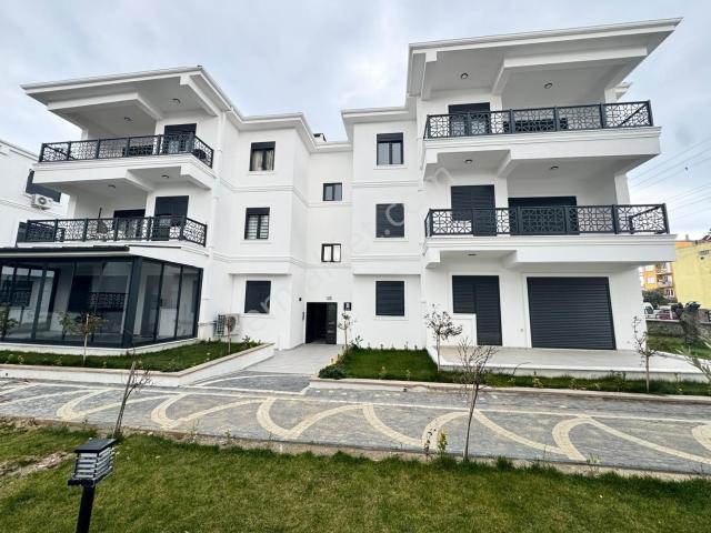 Kerim'den Küçükkuyu Merkez'de Geniş 2+1 Kiralık Daire