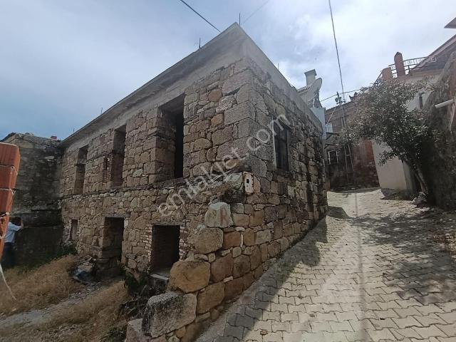 Kerim'den Satılık Egenin Gözdesi Ahmetçe'de Taş Köy Evi