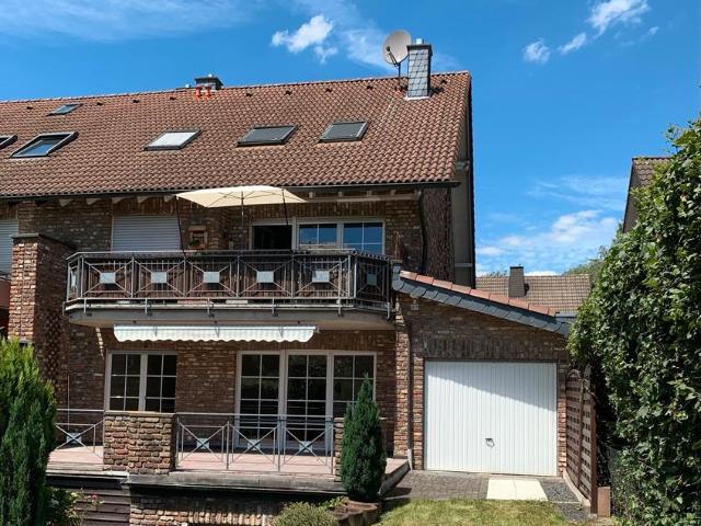 Kern Sanierte 3 Zi. Wohnung mit Einliegerwohnung
