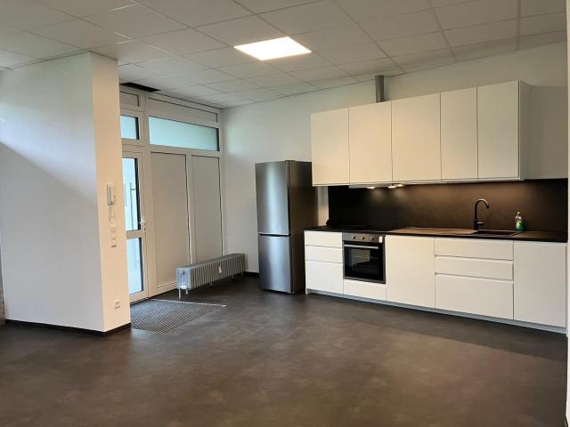 Kernsaniert und barrierefrei 2,5 Zimmer Wohnung mit top Anbindung