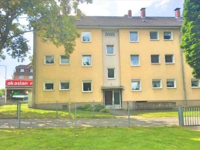 Kernsaniert und bezugsfrei! Attraktive 3 Zi Wohnung mit Balkon
