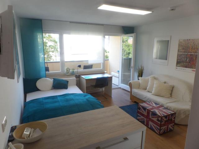 Kernsaniert ! Voll Möbliertes 1 Zimmer Appartement mit Balkon,EBK,TG in Top Lage Nürnberg Johannis