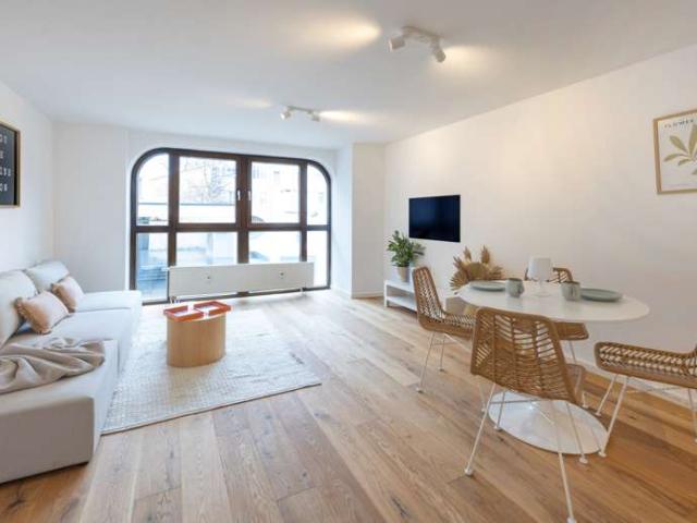 Kernsaniert & bezugsfertig: 3 Zimmerwohnung in sehr guter Lage in Maxvorstadt