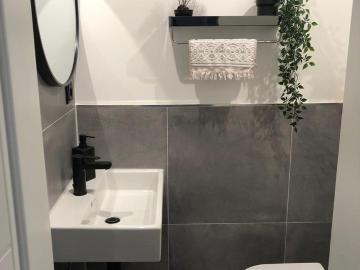 Kernsanierte 3 Zimmer Dachgeschosswohnung PROVISIONSFREI !