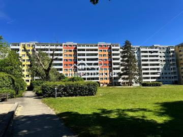 Kernsanierte 3 Zimmer EG Wohnung mit Terrasse in München Perlach