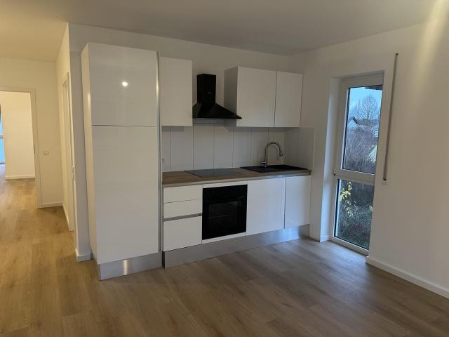 Kernsanierte 3 Zimmer ETW, 2 Stellplätze, 900 € Kaltmiete, Provisionsfrei
