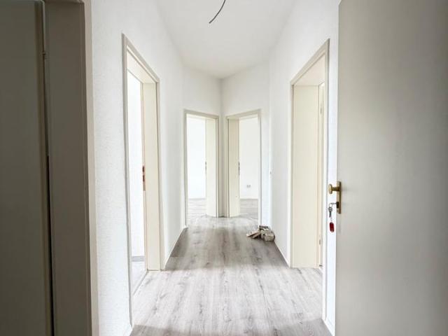 Kernsanierte 3 Zimmer Wohnung in Hannover Vinnhorst – 63 m² 2. OG