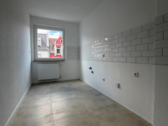 Kernsanierte 3 Zimmer Wohnung mit Balkon in Duisburg Meiderich