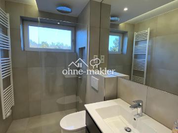 Kernsanierte 3 Zimmer Wohnung mit Balkon,2 WCs & Luxusbad barrierefreiem Zugang