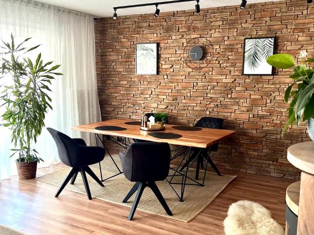 Kernsanierte 3 Zimmer Wohnung mit Kaminofen