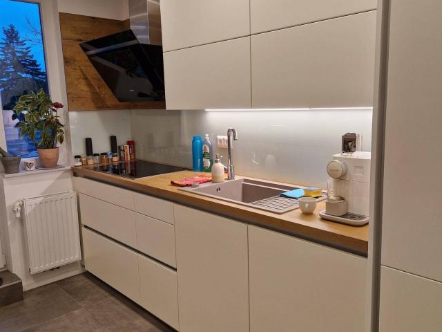 Kernsanierte 3 Zimmer Wohnung mit Loggia, Terrasse und 2 Parkplätzen in Matzen