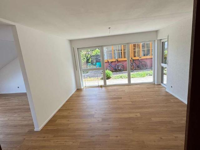 Kernsanierte 3 Zimmer Wohnung mit Terasse & Ausblick in Neckarburken