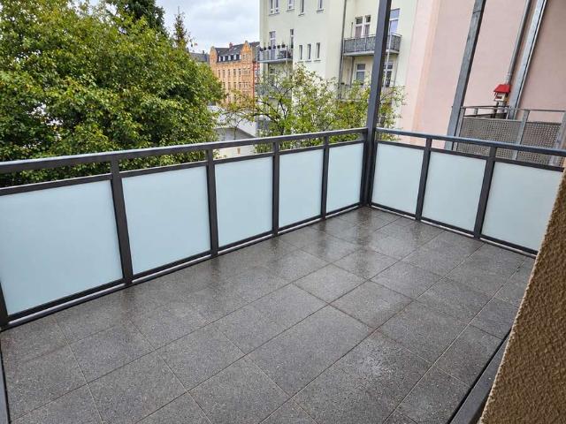 Kernsanierte 3 Zimmer Traumwohnung WE5 mit Balkon,Fußbodenheizung und Aufzug