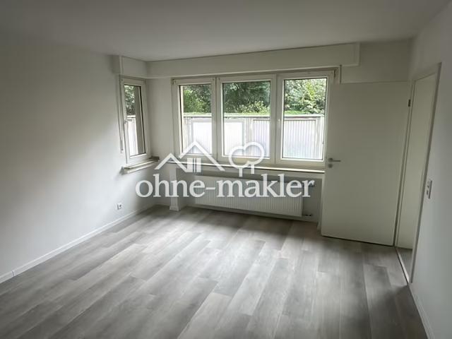 Kernsanierte 2 Zimmer Erdgeschosswohnung mit Gartennutzung & optionaler Garage