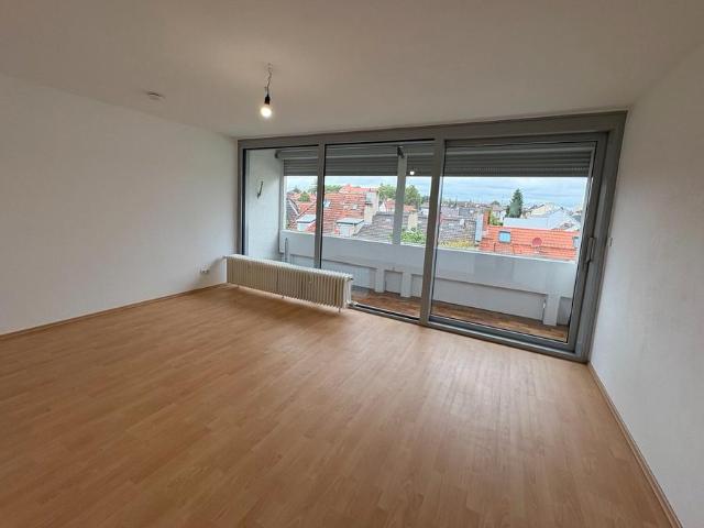 Kernsanierte 2 Zimmer Wohnung in MZ Weisenau