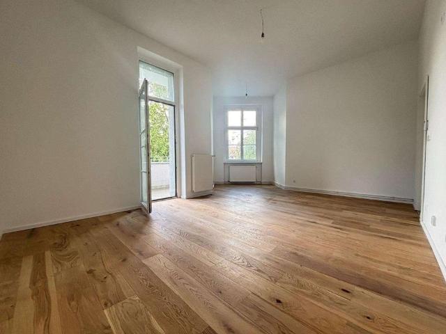 Kernsanierte 2 Zimmer Wohnung mit Balkon in Berlin Steglitz
