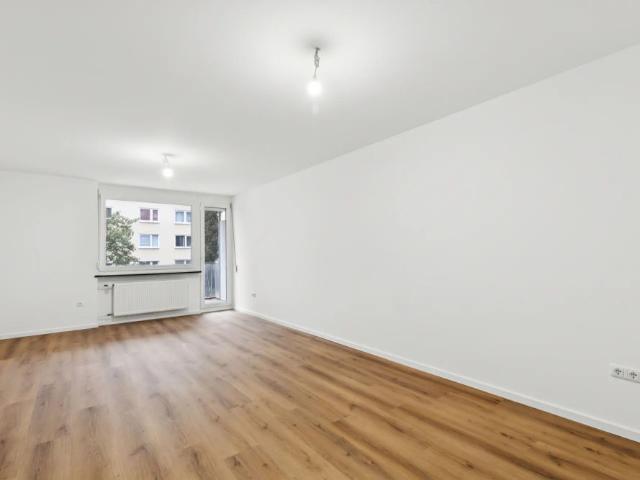 Kernsanierte 2 Zimmer Wohnung mit Südloggia in Schwabing