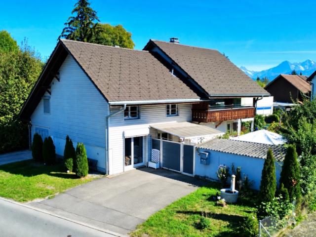 Kernsanierte 4.5 Zimmer Maisonettewohnung mit Bergsicht!
