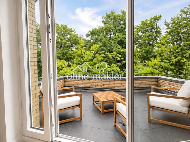 Kernsanierte Altbau Perle in Nienstedten/Flottbek. Dachgeschosswohnung mit Stellplatz