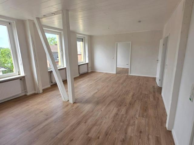 Kernsanierte Altbauwohnung