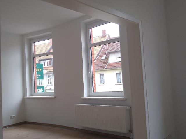 Kernsanierte, großzügige und helle 4 Zimmerwohnung