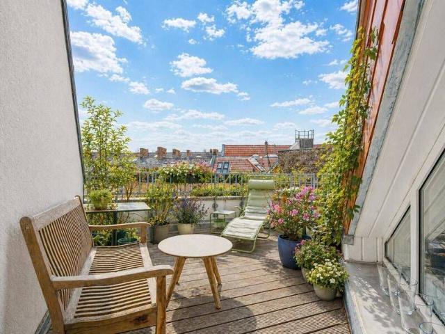 Kernsanierte DG Wohnung mit Südterrasse in Bestlage Friedenaus