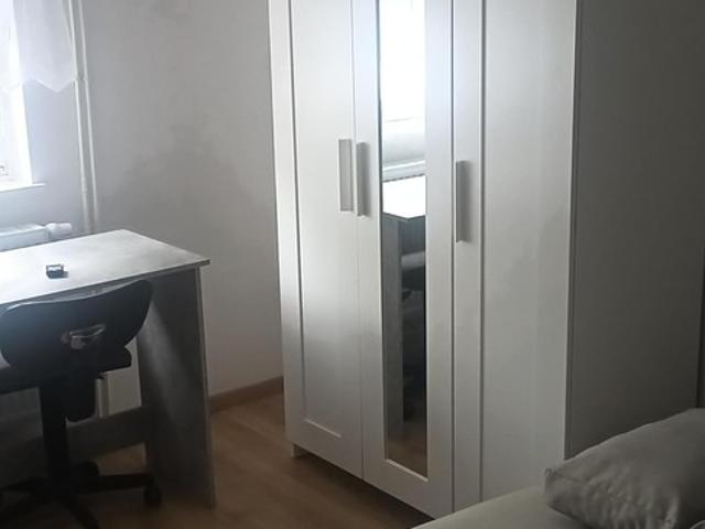 Kernsanierte Souterrain Wohnung möbliert