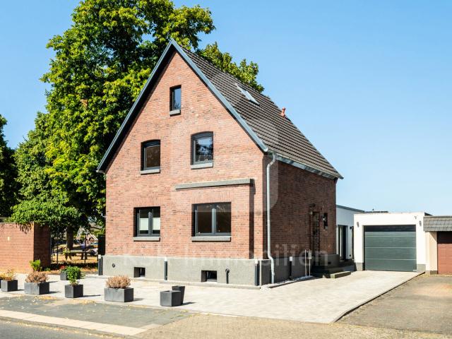 Kernsanierte Wohlfühloase mit modernster Technik und großzügigem Platzangebot in Erftstadt Kierdorf