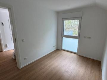 Kernsanierte Wohnung als möblierte WG für 4 Personen