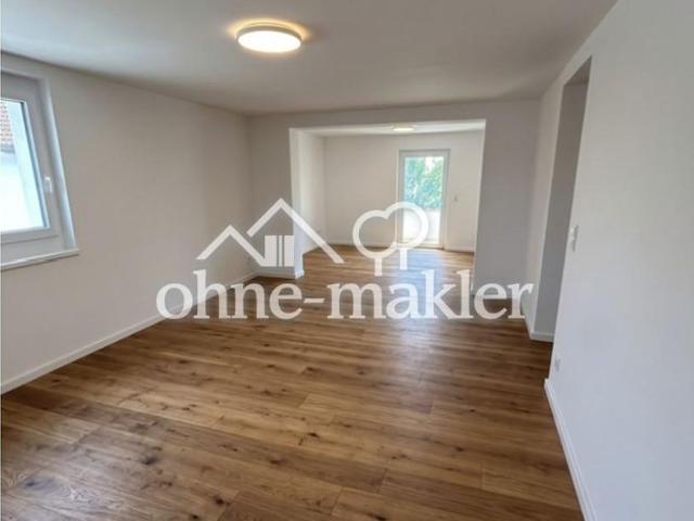 Kernsanierte Wohnung mit Balkon