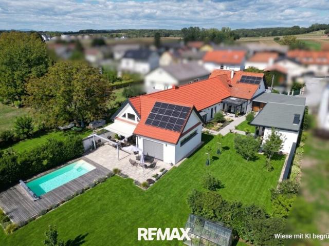 Kernsanierter Streckhof mit Salzwasserpool, großem Grundstück und außergewöhnlichen Wohnambiente in zentraler Dorflage