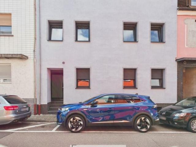 Kapitalanlage mit derzeit ca. 41.000,00 € Mieteinnahmen. Mit Steigerungspotenzial und Bauplatz