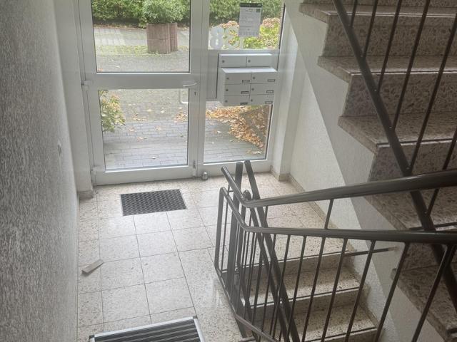 Kernsaniertes Bad m. Fenster, Süd Westbalkon m. viel Sonne, im Grünen gelegen