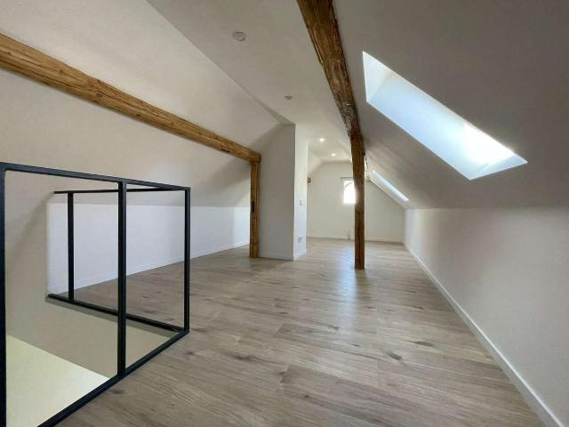 Kernsaniertes Einfamilienhaus mit modernster Energietechnik ohne Garten, Balkon und Garage
