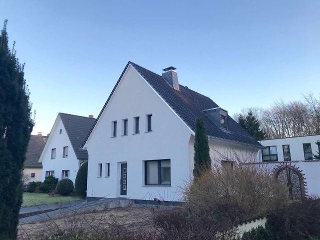 Kernsaniertes, freistehendes Einfamilienhaus mit Kamin & Garage in ruhiger Lage/ inkl. Erdwärmepumpe