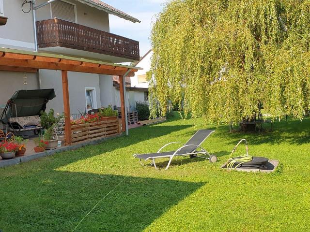 Kernsaniertes großzügiges Reiheneckhaus mit Einliegerwohnung und großem Garten