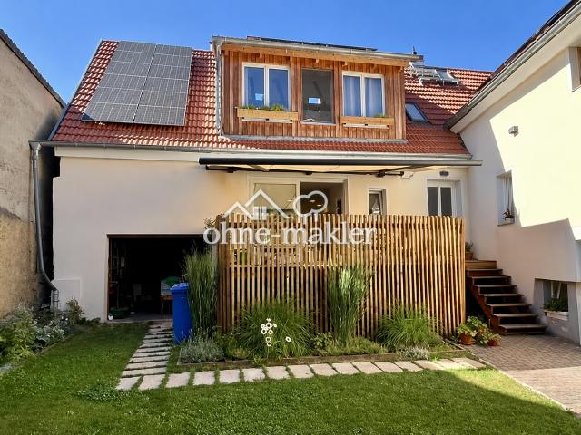 Einfamilienhaus kernsaniert mit Innenhof und Garten, Scheune, PV