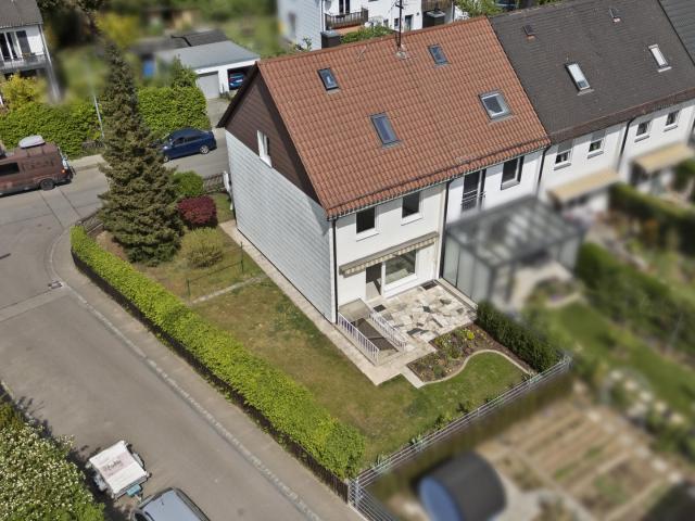 Kernsaniertes Reiheneckhaus mit Garten in Ingolstadt Nord