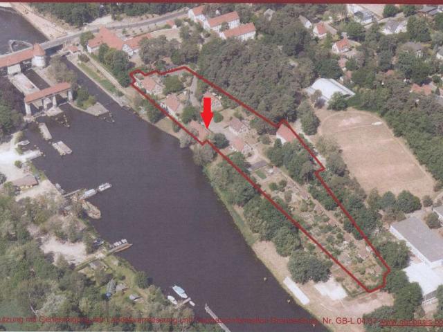 Kernsaniertes Reihenendhaus mit Wasserblick auf den Teltowkanal
