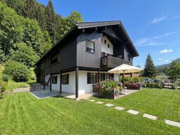 kernsaniertes Traumhaus Wohnen im Chiemgau Tradition trifft auf Moderne