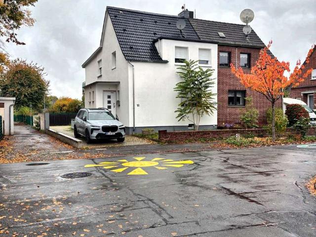Kernsaniertes Zweifamilienhaus | 2 WE | 199 m² Wohn & Nutzfläche | Provisionsfrei!