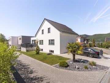 KERNSANIERTES 6.5 ZIMMER EINFAMILIENHAUS AN SMARTER LAGE