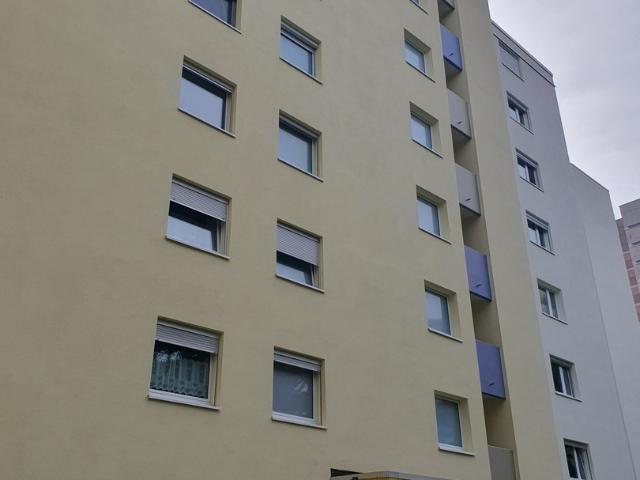kernsarnierte 2,5 Zimmerwohnung mit Skyline Blick und Top Anbindung