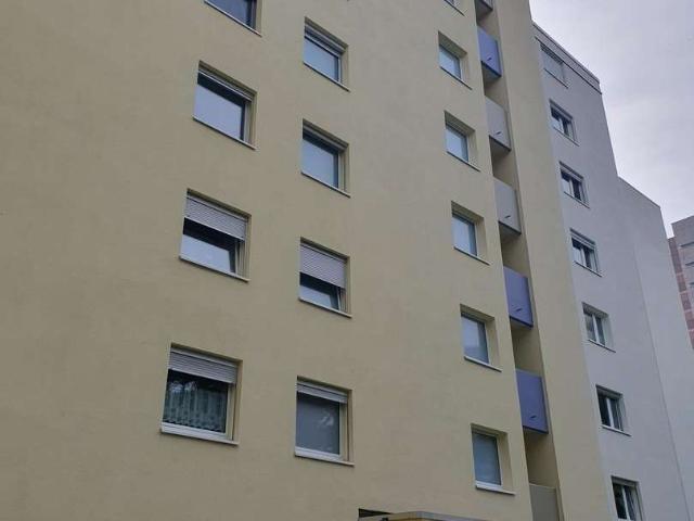 kernsarnierte 2,5 Zimmerwohnung mit Skyline Blick und Top Anbindung