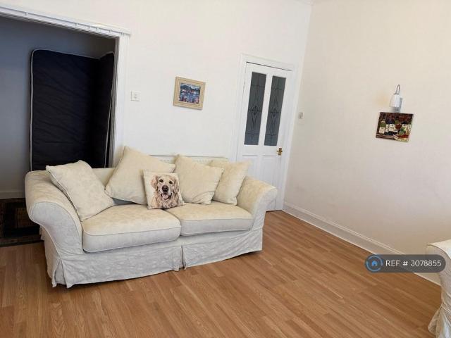 Kerr St, Paisley, PA3 2 bed flat to rent £900 pcm £208 pw